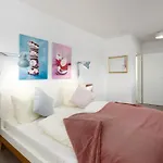 Art-partment Surflounge *